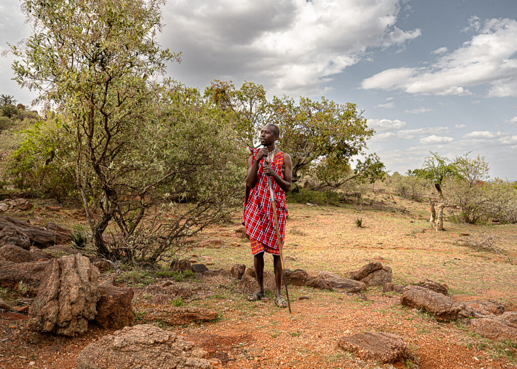 Marche avec les maasai dans les collines de Maji moto