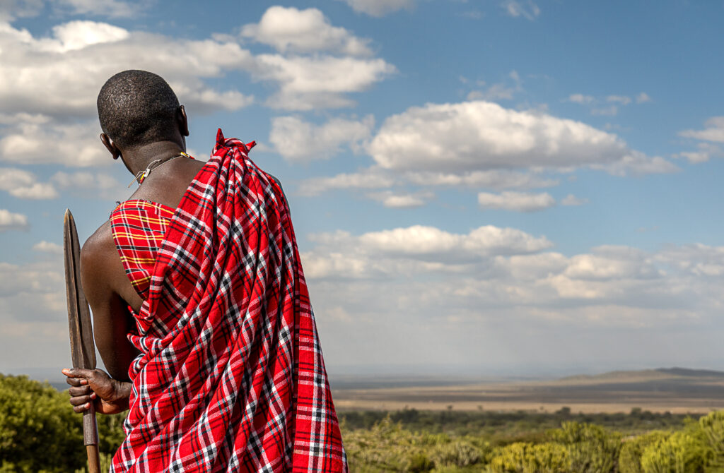 Marche avec les maasai dans les collines de Maji moto